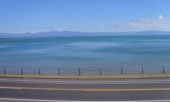 Nelson Apartment | Nelson Beachfront Luxury Apartment on Nelson’s Iconic Waterfront