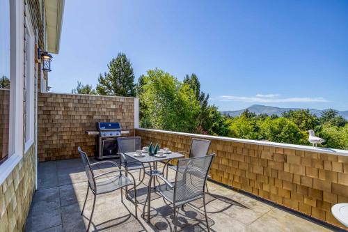 Netarts House | Netarts Lookout - Meredith Lodging