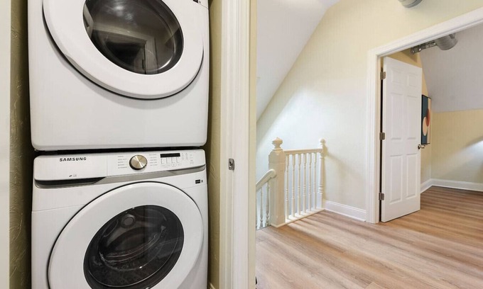 Point Breeze North House | Netflix+FREE Parking+Games+BBQ Near Bakery Square