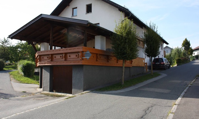 Patersdorf Condo | Neu Eingerichtete Ferienwohnung im Bayerischen Wald, Große Terrasse, bis 7 Pers