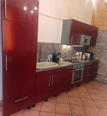 Eschweiler Apartment | Neu Maisonette Haus jedes Zimmer mit eigenem Bad , Schlafen wie im Hotel mit Einbauküche