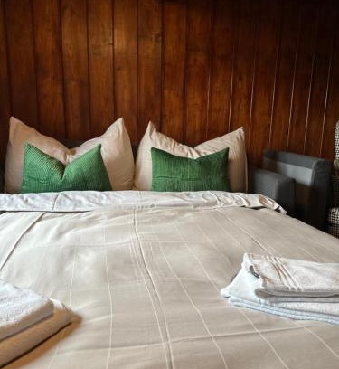 Oberried am Brienzersee Apartment | NEU! Seepanorama, am See 15 min von Interlaken