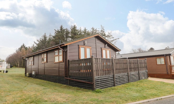 Swarland Cottage | NEVAEH LODGE, pet friendly, with a garden in Swarland