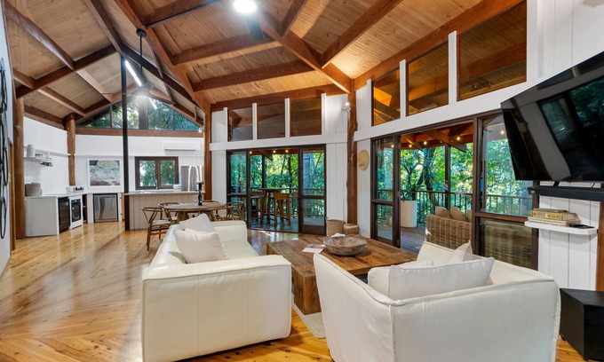 Kamerunga House | Neverland- The Stoney Creek Treehouse