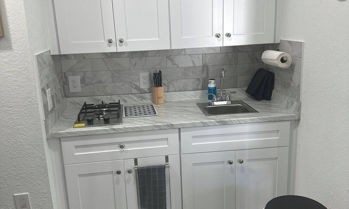 Doctor Phillips Apartment | New 1 Bedroom suite with full kitchen, living room and bathroom