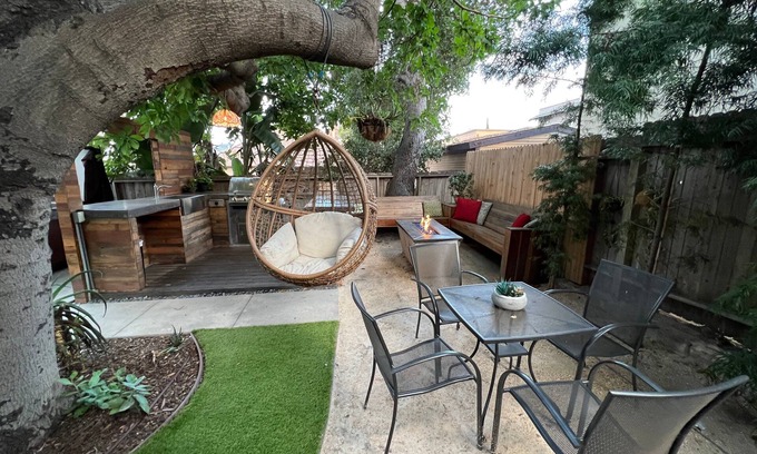 Golden Hill House | New 1Bd Steps to Broadway! Near Downtown, Zoo, Coronado, Jacuzzi & BBQ Area with Fire Pit!