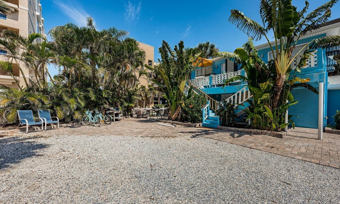 Indian Rocks Beach Villa | New 2 Bedroom Beachside villa suite Stroll to the beach and local restaurants and pubs.