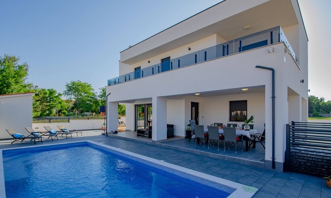 Barbariga Villa | NEW 2022 - Exclusive Villa with private pool! 1 km from the beach!