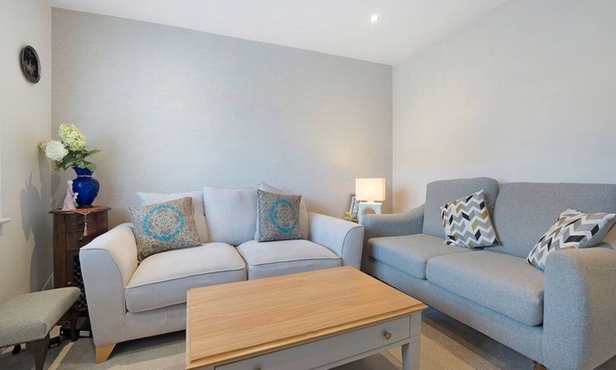 Liverpool House | New! 2BR in Jackson Pond