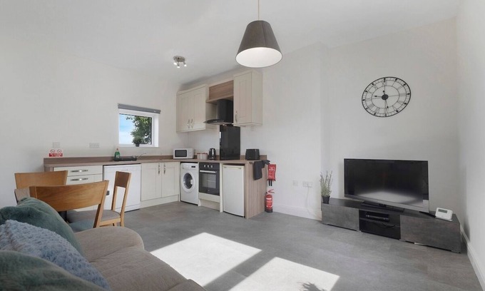 Darlington House | New 2BR in Pensbury Street