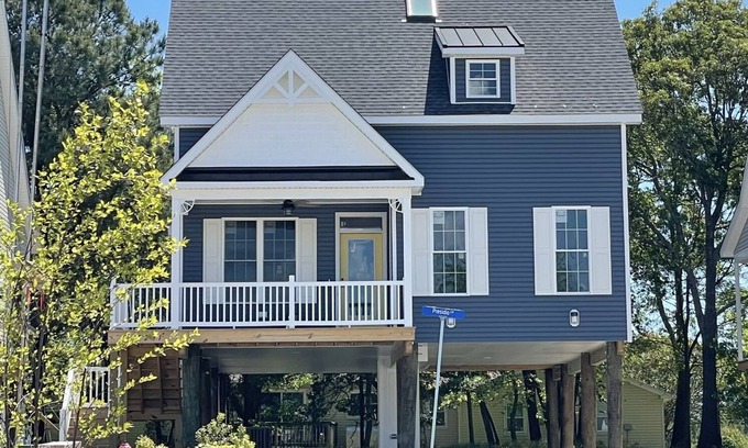 Cedar Neck House | NEW 3 BR/2.5BTH near Bethany Beach/home on stilts, open floor plan/1st FL Master