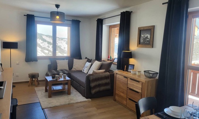 Valmorel Apartment | New 3-room apartment, piste view, covered parking