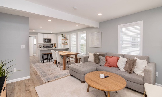 Hazel Park House | New!3BR/2BA Home in the Vibrant City of Hazel Park