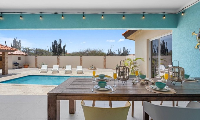 Boroncana House | NEW 3BR 2BA Private Villa with Spacious Garden