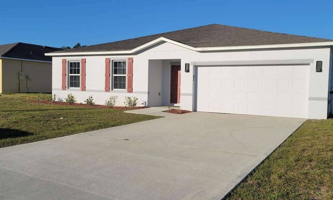 Kingsland House | New 4 Bedroom 2 Bath Home