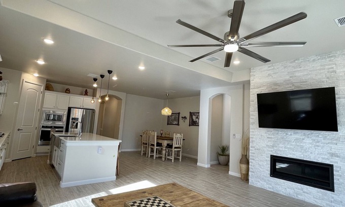 Las Cruces House | NEW! 4 Bedroom Upgraded Home w/Open Concept and Lots of Amenities!