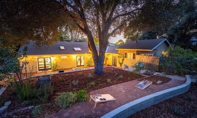 Atascadero House | New 4BR GREAT Location Sleeps 11!
