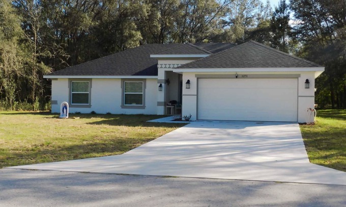 Ocala House | NEW 4BR Home! Wi-Fi, Garage Games & Convenient Drive to Downtown Ocala