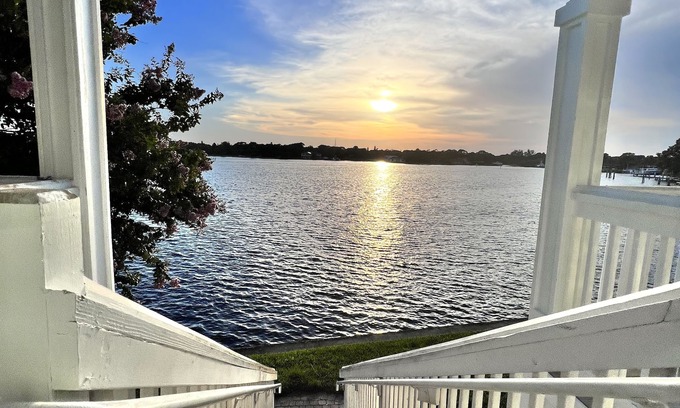 Coquina Key Condo | NEW! A Taste of Paradise @tnzwaterside