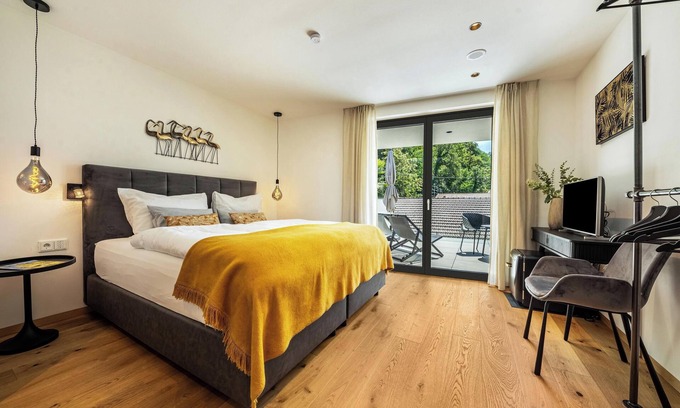 Gargazzone Apartment | New Accommodation "Videre Lodge Double Room" with Mountain View, Wi-Fi & Terrace