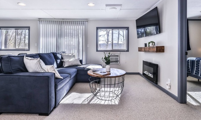 Hazelhurst Cabin | New! Adorable Cabin with Private Boat Launch on Wind Pudding Lake!
