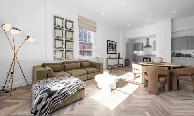 Trafford Apartment | NEW Altrincham flat free parking by City SuperHost