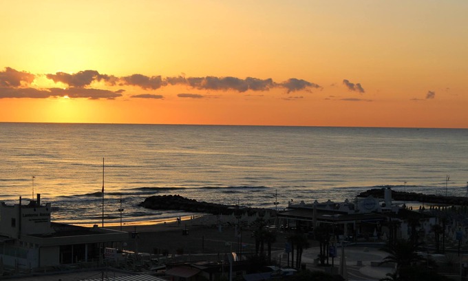 Misano Adriatico Apartment | New apartment (renovated), views of the sea (100m).