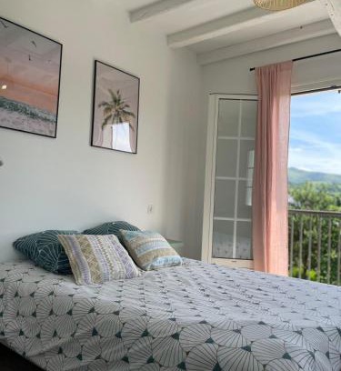 Espelette Apartment | New apartment, mountain view, Espelette, 1er etage