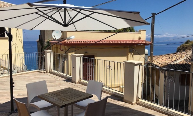 Pizzo Apartment | new apartment with sea view terrace