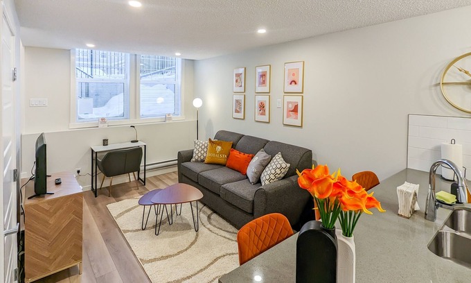 Cranston Apartment | New Apartments in Cranston by GLOBALSTAY