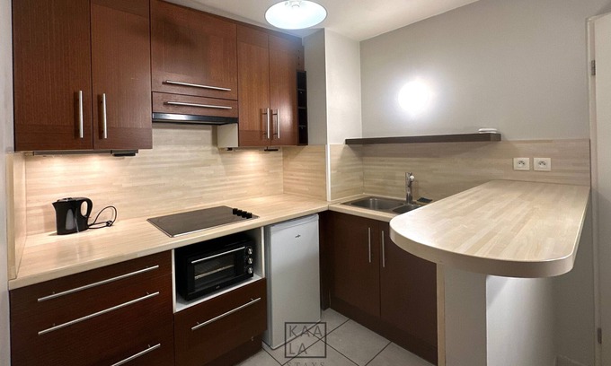 Noisy-le-Grand Apartment | NEW Apt Spacieux Entre Disneyland & Paris