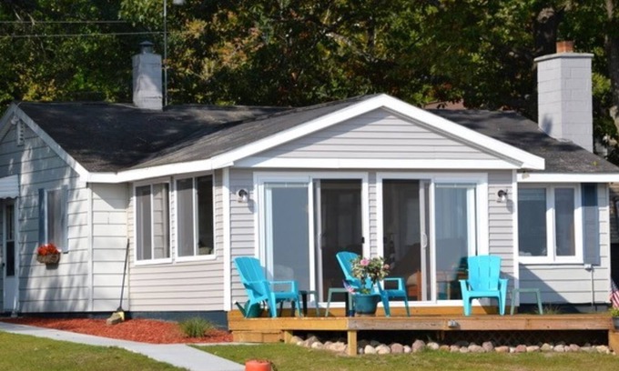 Lake City Cottage | New Beachfront Cottage
