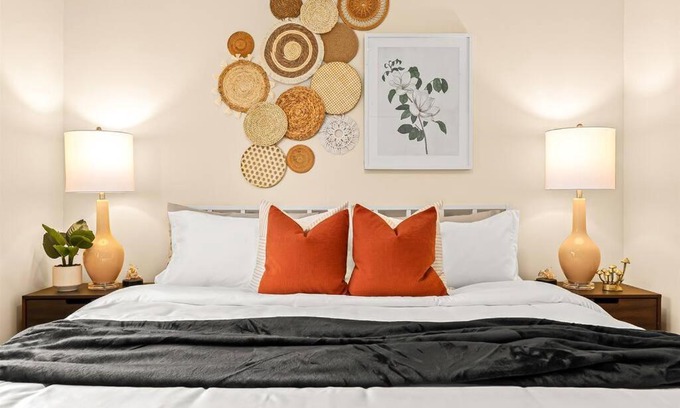 Roseville Apartment | New! Beautiful 1BR in Sharon Lane