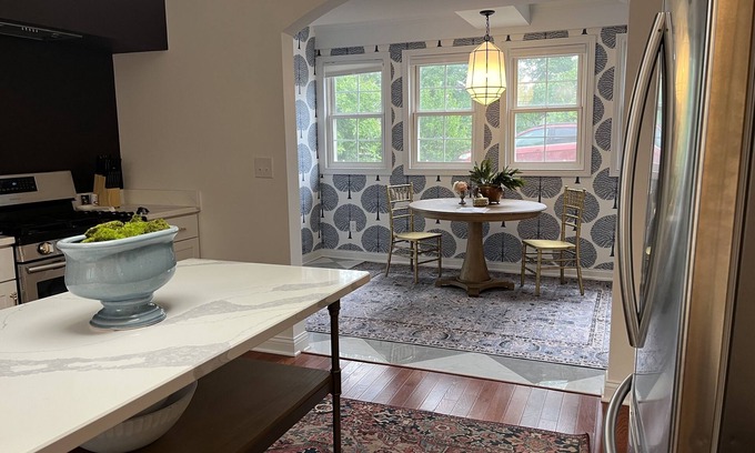 Bardstown House | *NEW* Bourbon on Broadway- 3 King Bed- Downtown Bardstown