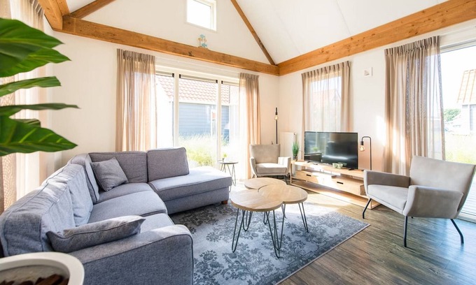 Hollum House | New Bungalow w/Terrace