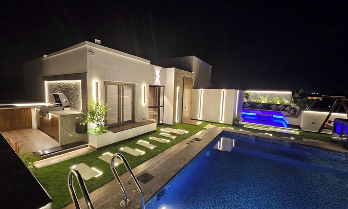 New Cairo Apartment | New Cairo's Poolside Oasis