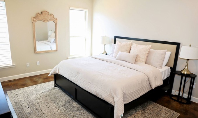 Midland House | NEW! Charming 3-bedroom house in Midland