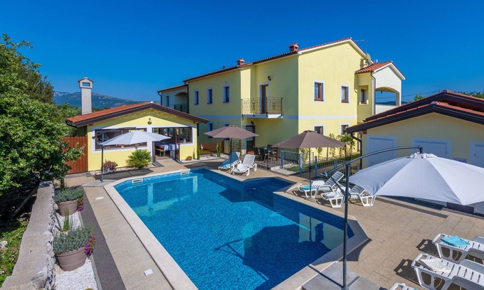 Strmac Resort | New! Complex of 3 apartments in the suburbs of Labin