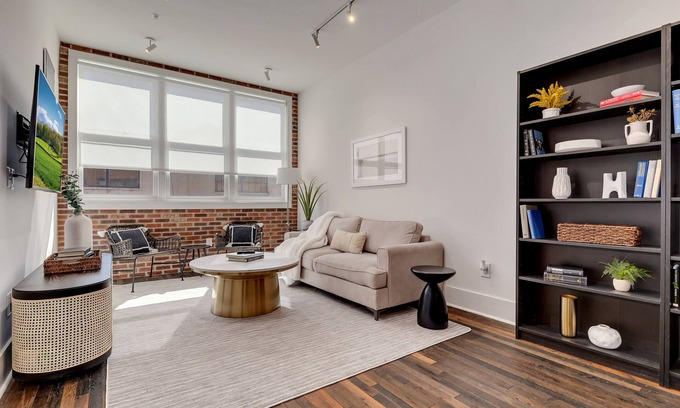 Downtown Atlanta Apartment | New Construction Loft Style Spacious Lux Apt 201