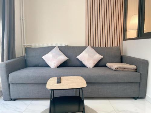 Quartier de la Maison-Blanche Apartment | New Cozy Apartment in Paris center metro 7 & 14 Maison Blanche
