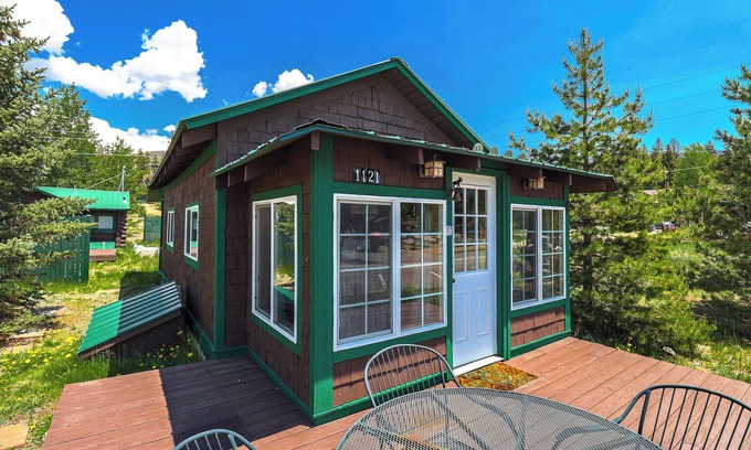 Grand Lake Cabin | NEW Cozy Pet-Friendly 1 bedroom in the Heart of Grand Lake