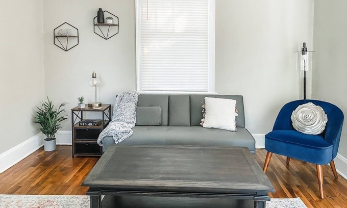 Montgomery Cottage | New! Cozy Pet-Friendly/ Free Parking/ Fast WiFi