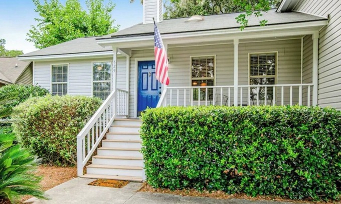 Savannah Cottage | NEW DISCOUNTS, Island Oaks Cottage Wilm Island between Downtown Sav & Tybee