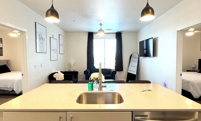 Central Oklahoma City Condo | New Downtown Luxury Apt 2 King Beds Free Parking Fast WiFi Pool & Gym
