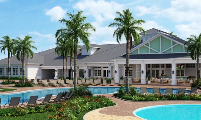 Gateway House | New executive home 4 bed & 3 bath with private pool in gated community. n