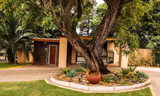 Newcastle House | New Haven Guest House
