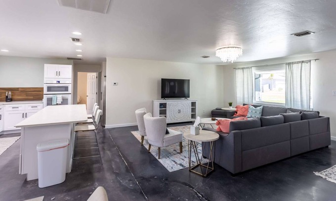 Alabama Grove Terrace House | NEW Hideaway Shores w/ 4 bedrooms and 3 bathrooms