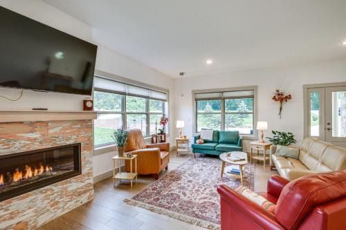 Pine Island House | New Home in Pine Island with Yard!