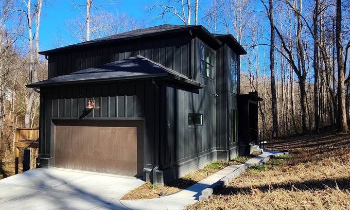 Lancaster House | NEW! House with Sauna at Center Hill Lake