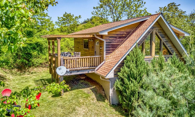 Waynesville Cottage | New, Immaculate Cabin With Spectacular Views